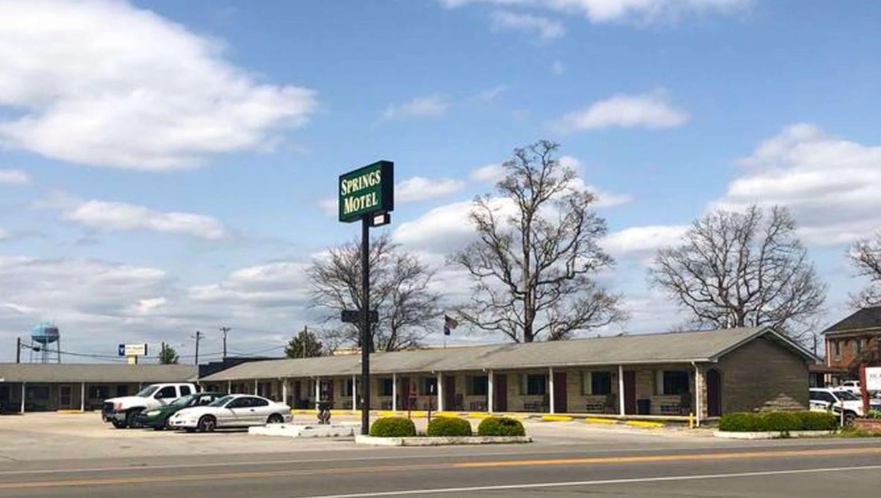 Springs Motel Ky Russell Springs Extérieur photo